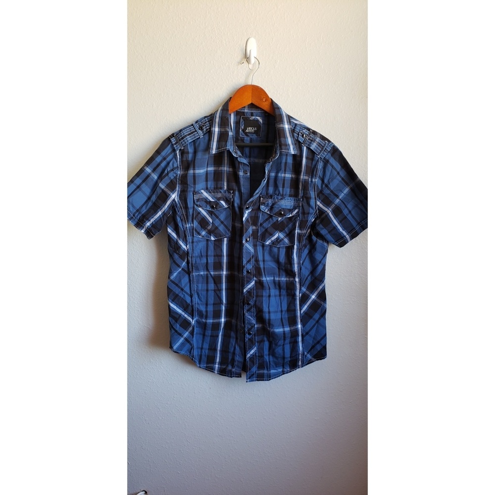 Various artist short sleeve button down